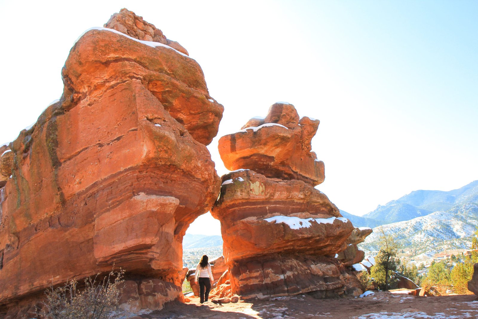 hiking in the garden of the gods in colorado