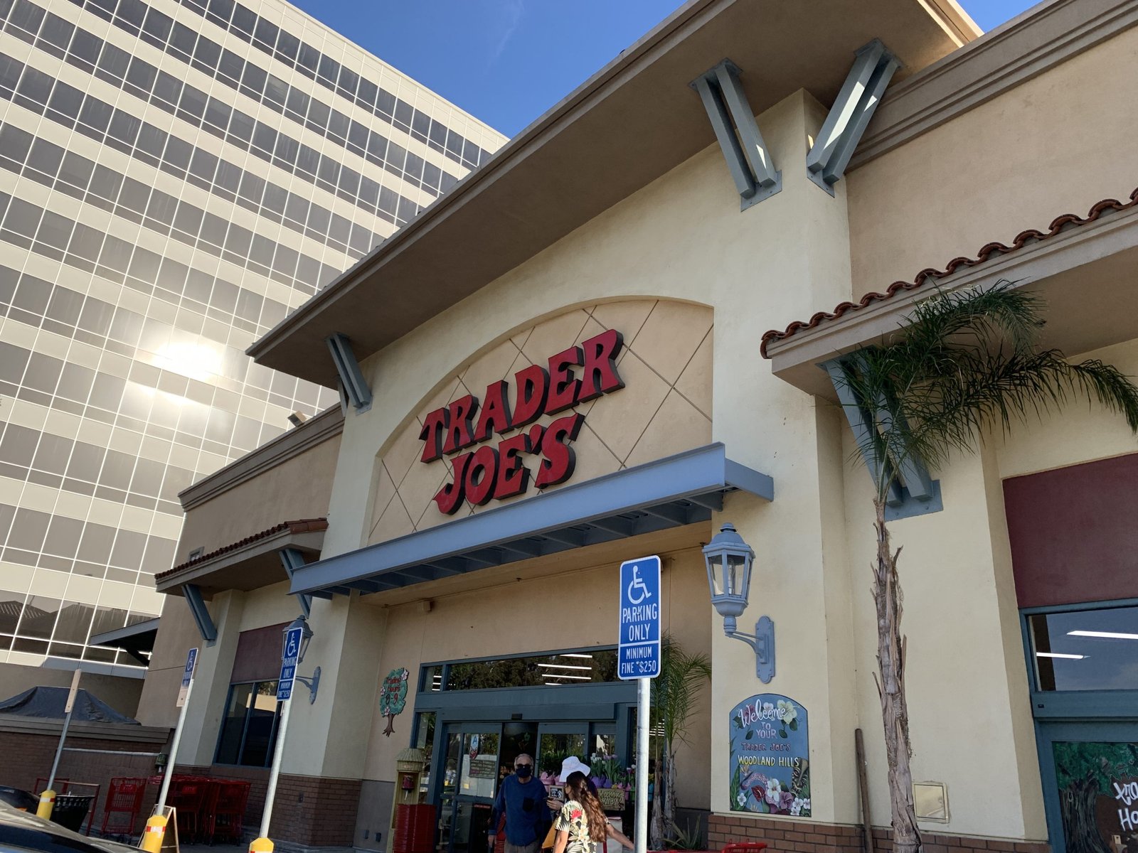 outside of trader joes
